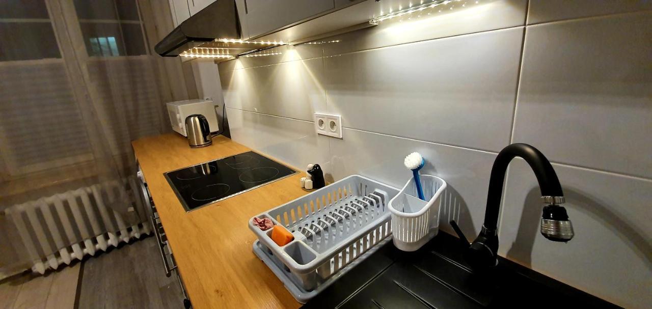 Separated Kitchen, Fast Internet Aleja 3 Maja 2M80 Varsóvia Exterior foto